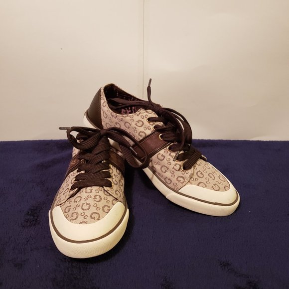 70 Sports Guess shoes casual for Women